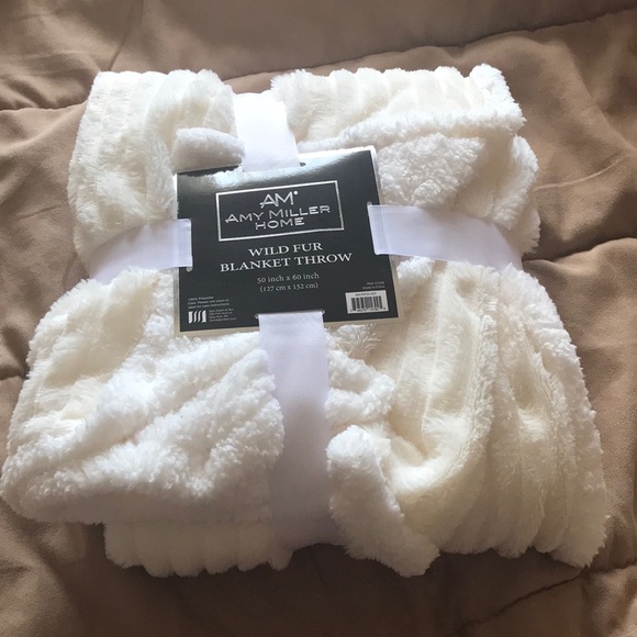 Other - Wild fur blanket throw💥